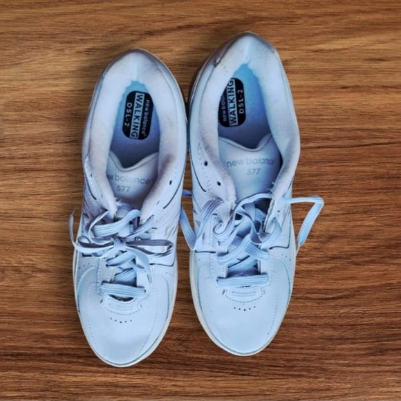 New Balance White Sneakers. Women. - Picture 2 of 5